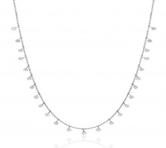 Multiple diamonds along a chain for a station necklace