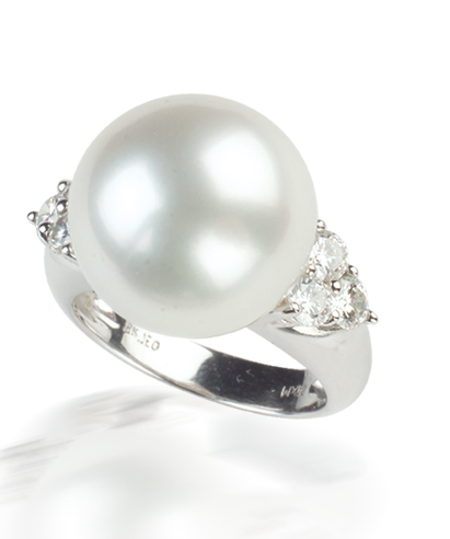 White South Sea Pearl and Diamond Ring