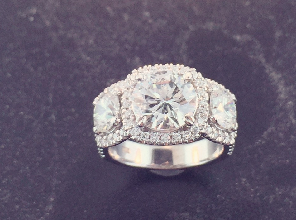 Custom Engagement ring Close Up